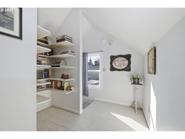 200 IRVING Rd, Eugene, OR 97404