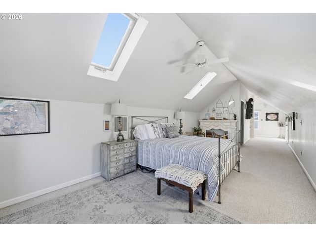 200 IRVING Rd, Eugene, OR 97404