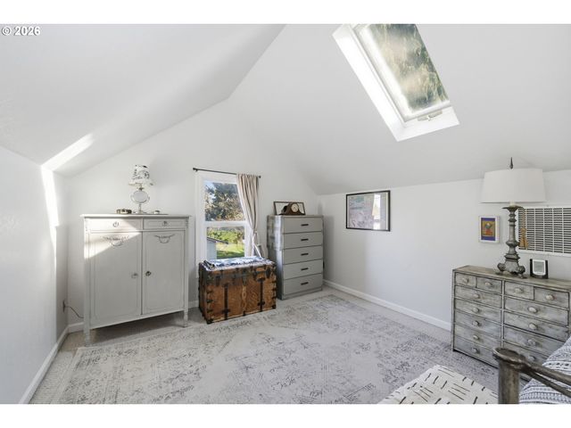 200 IRVING Rd, Eugene, OR 97404