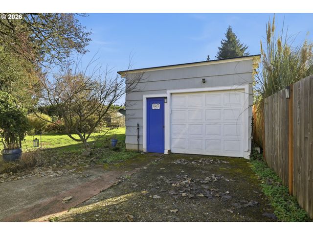 200 IRVING Rd, Eugene, OR 97404