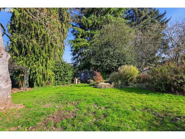 200 IRVING Rd, Eugene, OR 97404