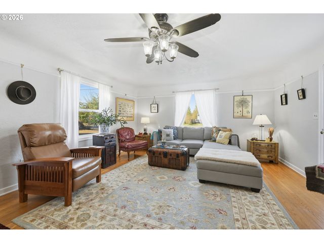 200 IRVING Rd, Eugene, OR 97404