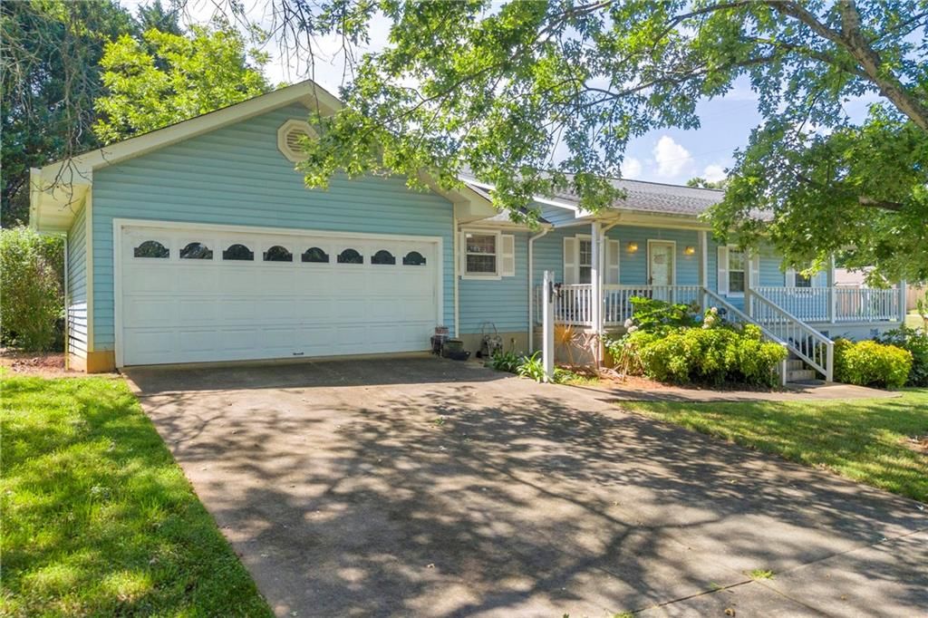 4336 Woodfield Drive, Gainesville, GA 30507
