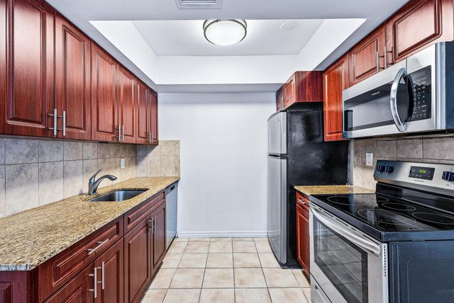 242 NE 12th Street 2, Delray Beach, FL 33444