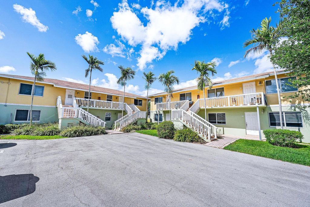 242 NE 12th Street 2, Delray Beach, FL 33444