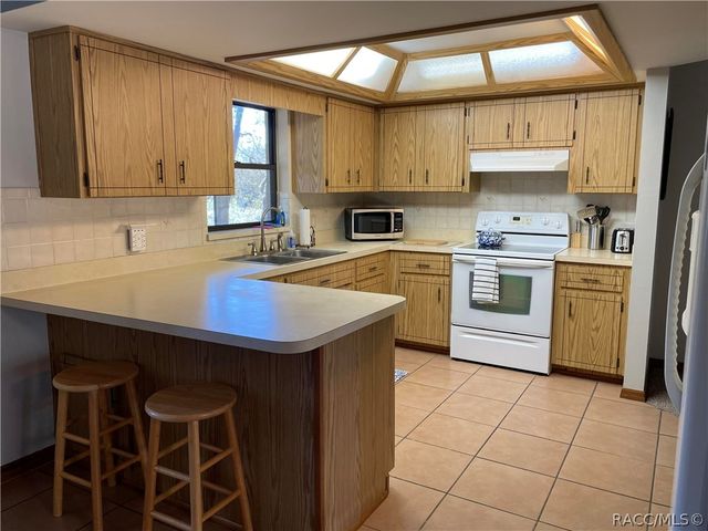 1323 W Bucknell Avenue, Inverness, FL 34450