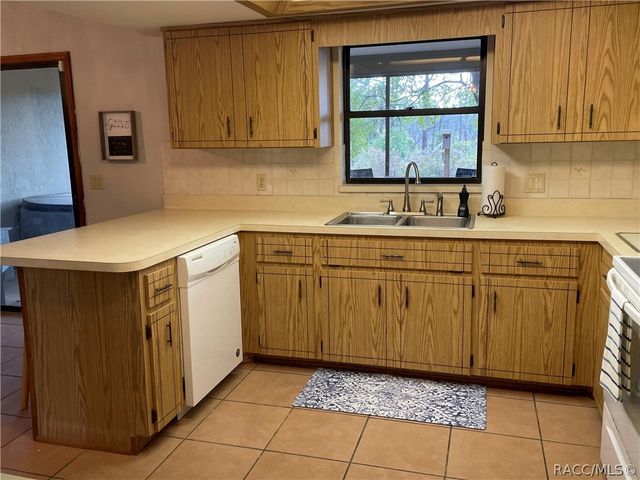 1323 W Bucknell Avenue, Inverness, FL 34450