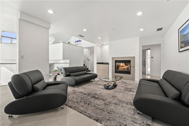 385 S Via Montanera, Anaheim Hills, CA 92807