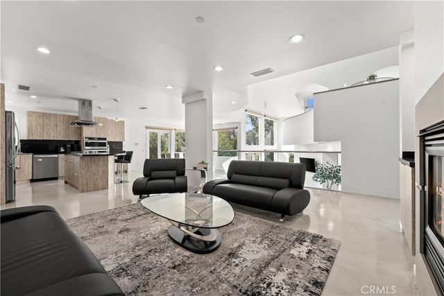 385 S Via Montanera, Anaheim Hills, CA 92807