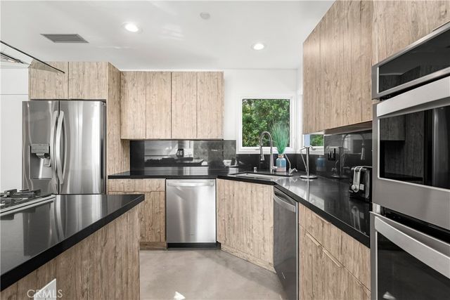 385 S Via Montanera, Anaheim Hills, CA 92807