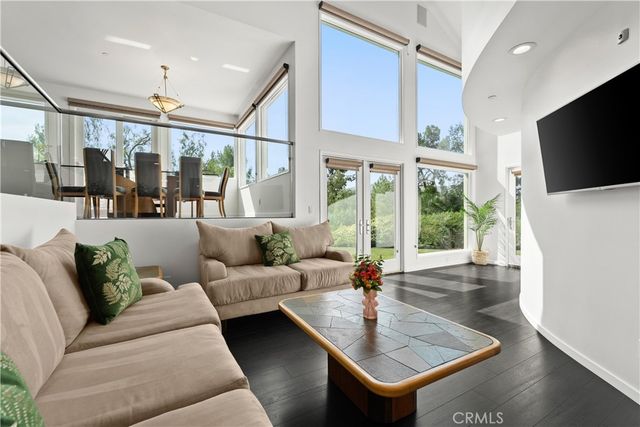 385 S Via Montanera, Anaheim Hills, CA 92807