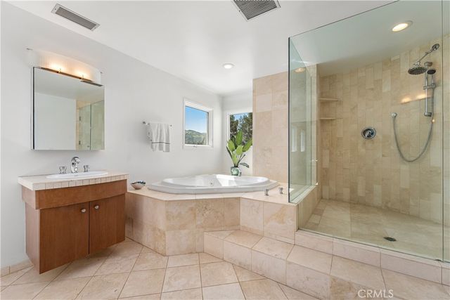 385 S Via Montanera, Anaheim Hills, CA 92807