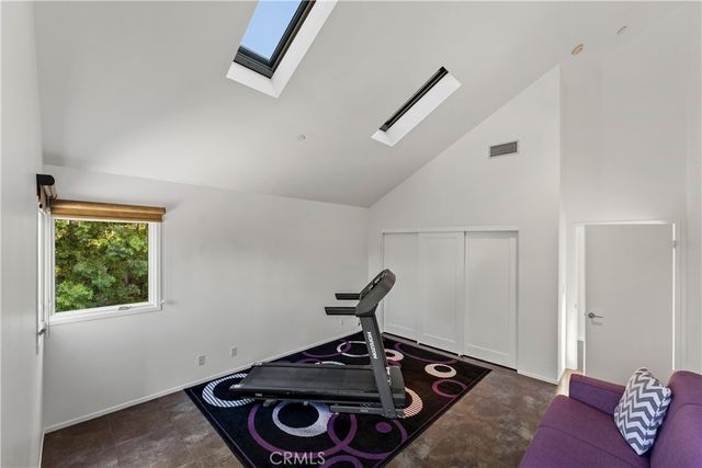 385 S Via Montanera, Anaheim Hills, CA 92807