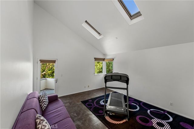 385 S Via Montanera, Anaheim Hills, CA 92807