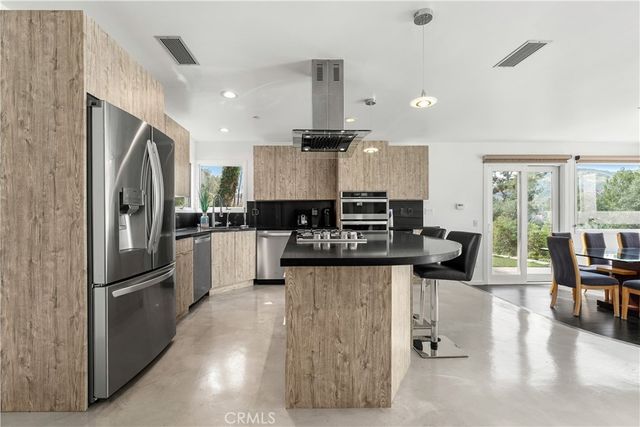 385 S Via Montanera, Anaheim Hills, CA 92807