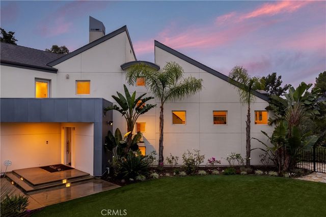 385 S Via Montanera, Anaheim Hills, CA 92807