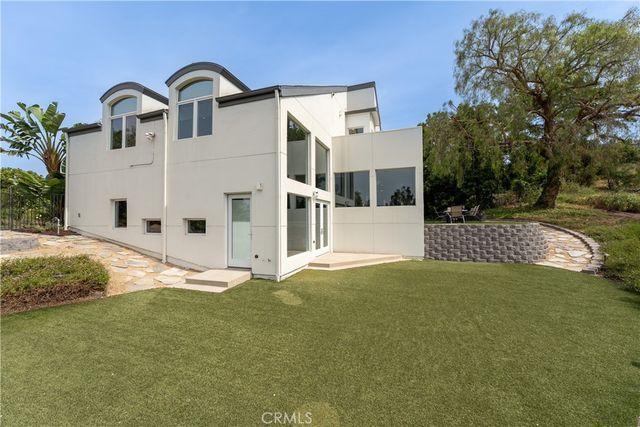 385 S Via Montanera, Anaheim Hills, CA 92807