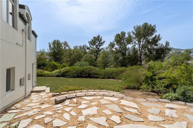 385 S Via Montanera, Anaheim Hills, CA 92807