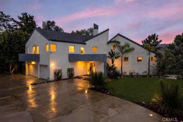 385 S Via Montanera, Anaheim Hills, CA 92807