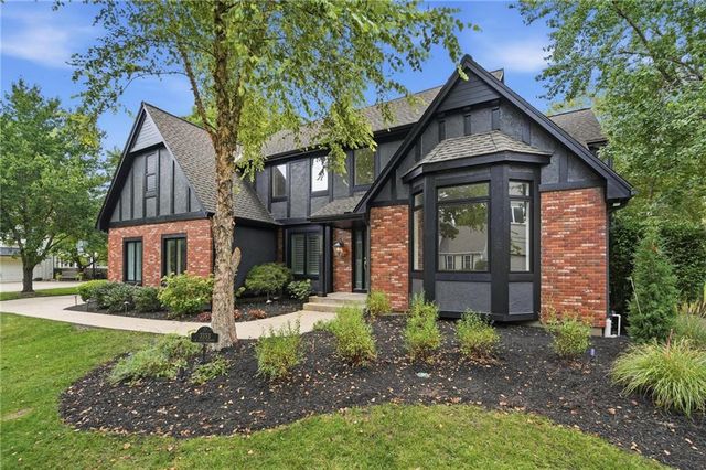 3353 W 129th Terrace, Leawood, KS 66209
