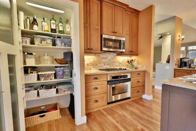 21 Settler Hill Circle, Madison, WI 53717