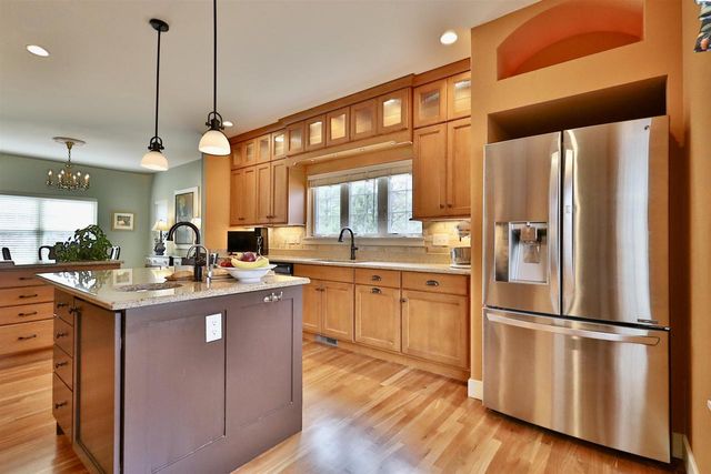 21 Settler Hill Circle, Madison, WI 53717