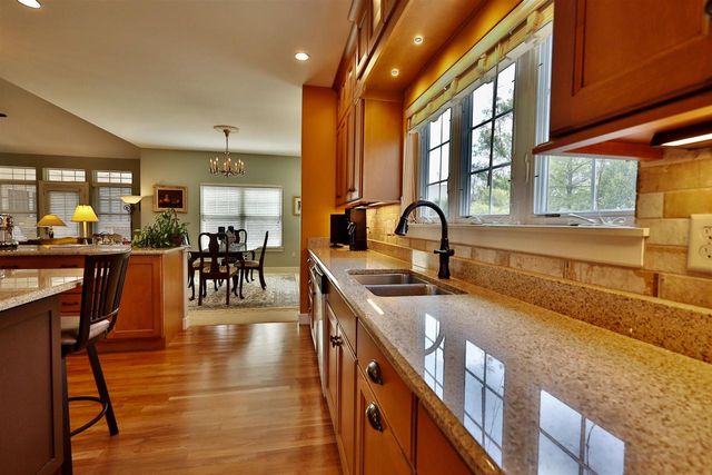 21 Settler Hill Circle, Madison, WI 53717