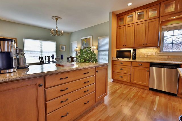 21 Settler Hill Circle, Madison, WI 53717