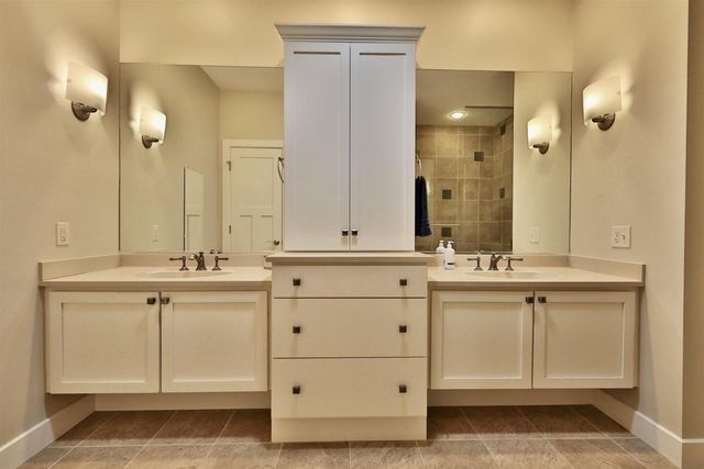 21 Settler Hill Circle, Madison, WI 53717