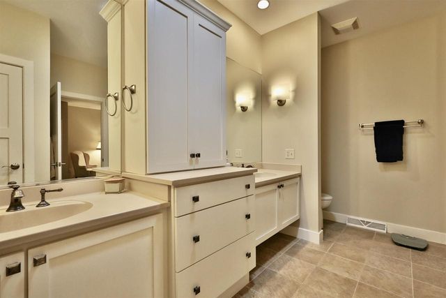 21 Settler Hill Circle, Madison, WI 53717