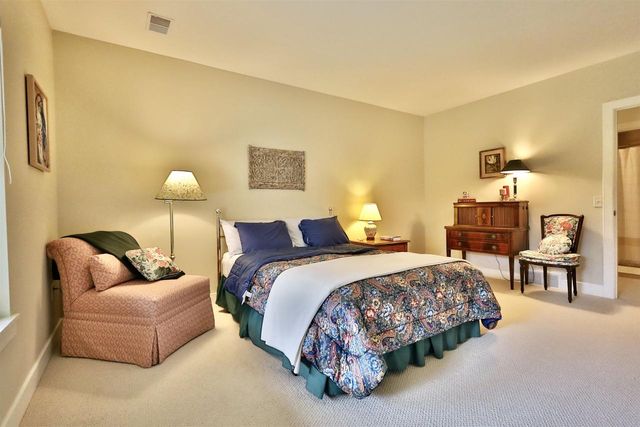 21 Settler Hill Circle, Madison, WI 53717