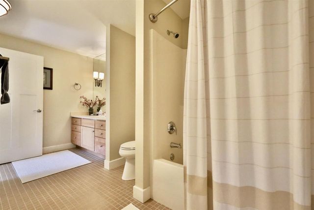 21 Settler Hill Circle, Madison, WI 53717