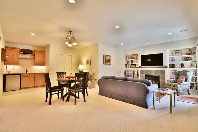 21 Settler Hill Circle, Madison, WI 53717