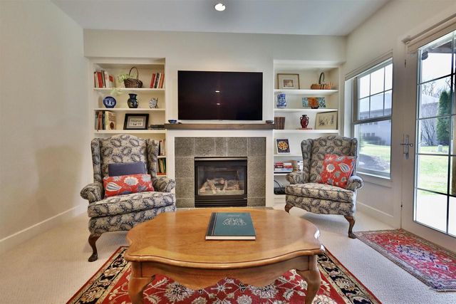 21 Settler Hill Circle, Madison, WI 53717