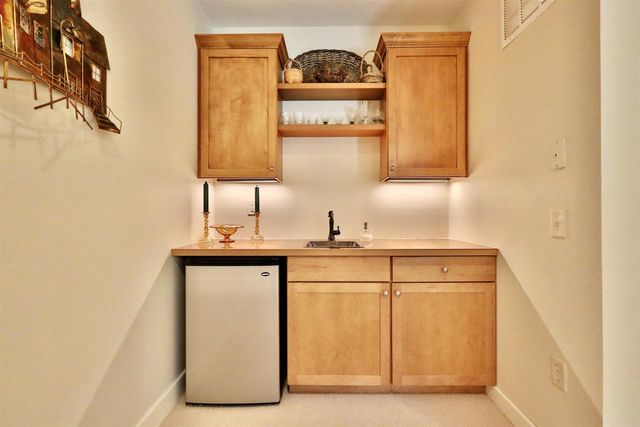 21 Settler Hill Circle, Madison, WI 53717