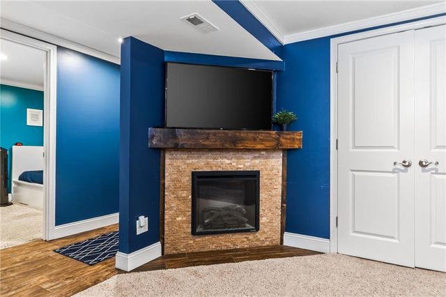 5904 NE 45th Street, Kansas City, MO 64117