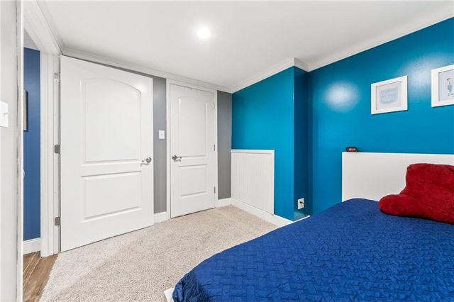 5904 NE 45th Street, Kansas City, MO 64117