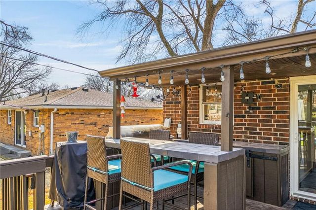 5904 NE 45th Street, Kansas City, MO 64117