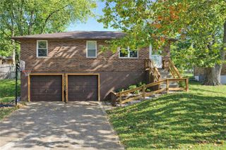 5904 NE 45th Street, Kansas City, MO 64117