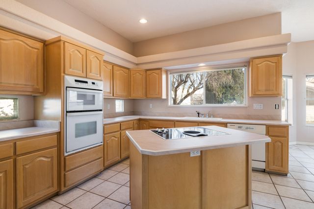 3561 White Horse Drive SE, Rio Rancho, NM 87124