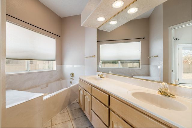 3561 White Horse Drive SE, Rio Rancho, NM 87124