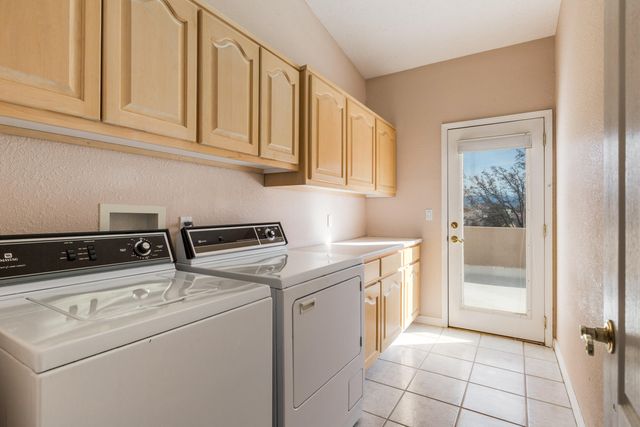 3561 White Horse Drive SE, Rio Rancho, NM 87124