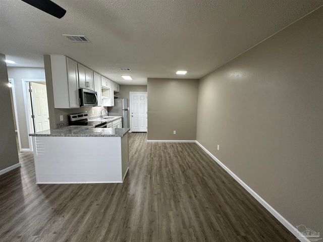 8011 Kipling St, Pensacola, FL 32514