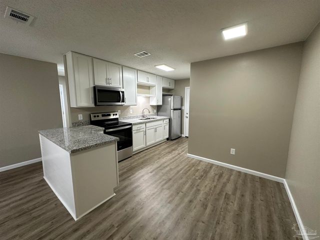 8011 Kipling St, Pensacola, FL 32514