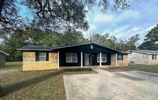 8011 Kipling St, Pensacola, FL 32514