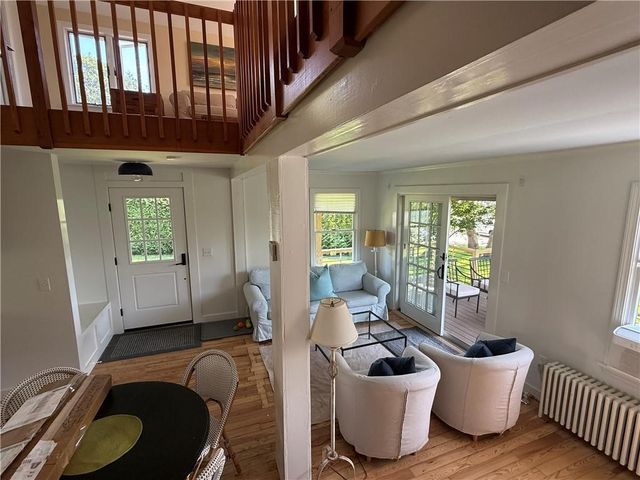 157 Briarwood Avenue, Middletown, RI 02842