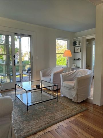 157 Briarwood Avenue, Middletown, RI 02842