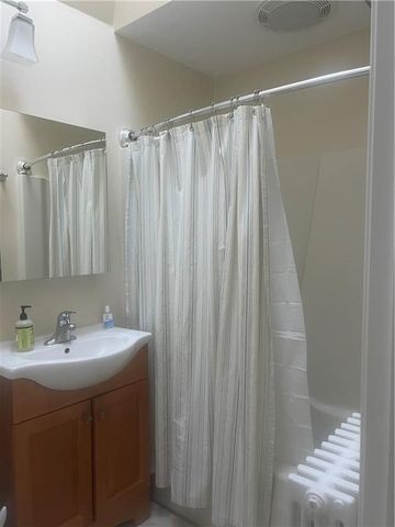 157 Briarwood Avenue, Middletown, RI 02842