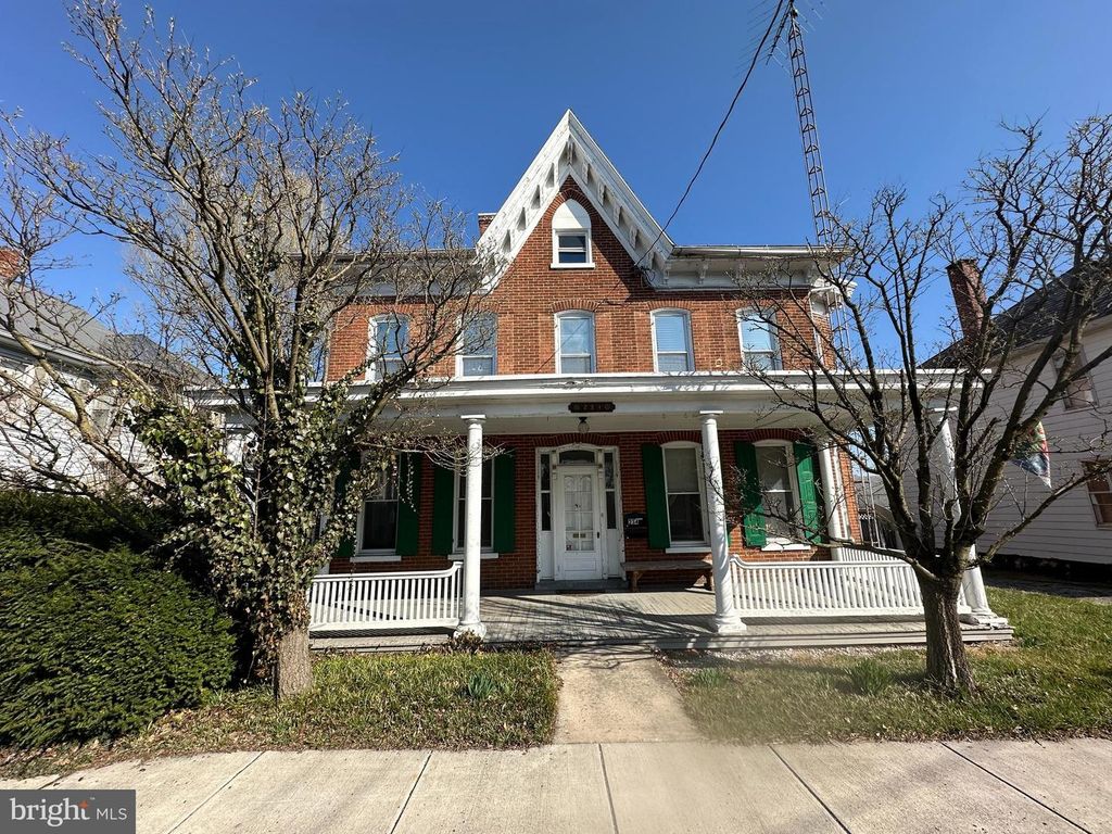 234 S WASHINGTON STREET, Greencastle, PA 17225