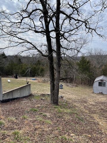 1725 Cook Road, Taneyville, MO 65759